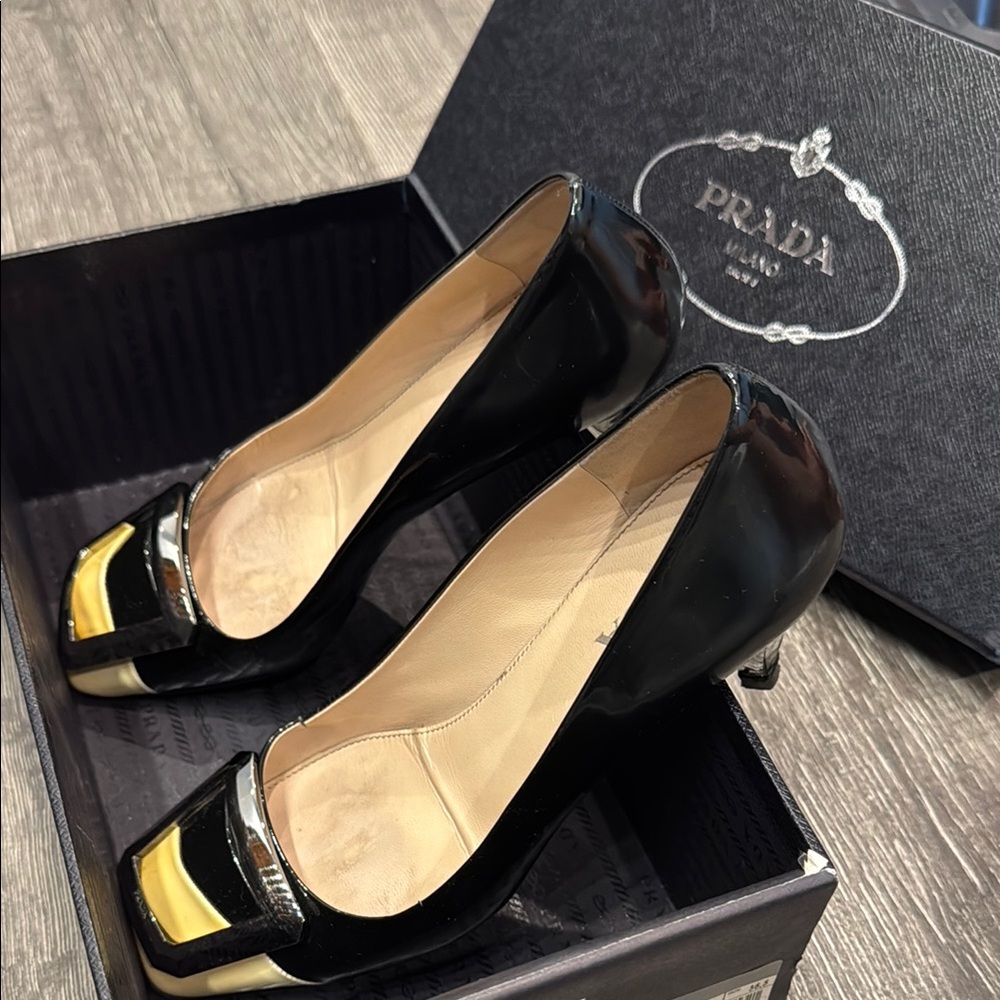 Prada Black Patent Leather Buckle Pumps Heels Size 6.5